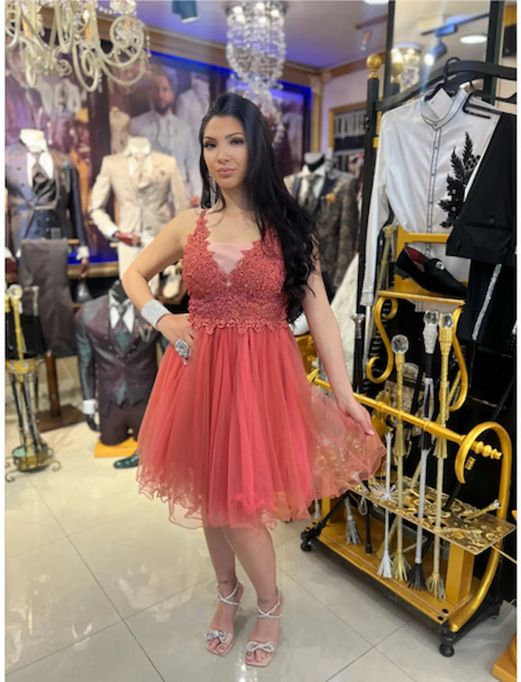 Vestido pomposo corto 2025