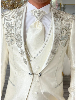 TRAJE LEVITA CON PEDRERIA COLECCION VICCTORIO TRIGUERO  REF. 1798