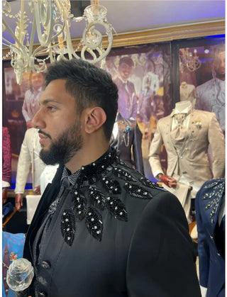 TRAJE NEGRO CON PEDRERIA REF 1278
